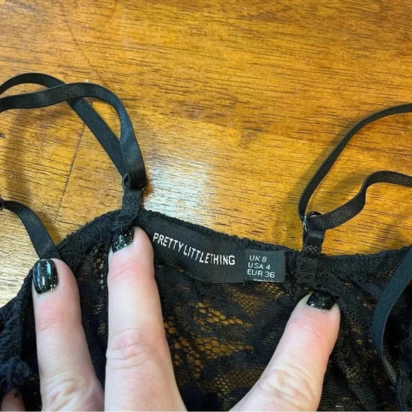 Pretty Little Thing Black lace cami bodysuit size 4 - Picture 2 of 4